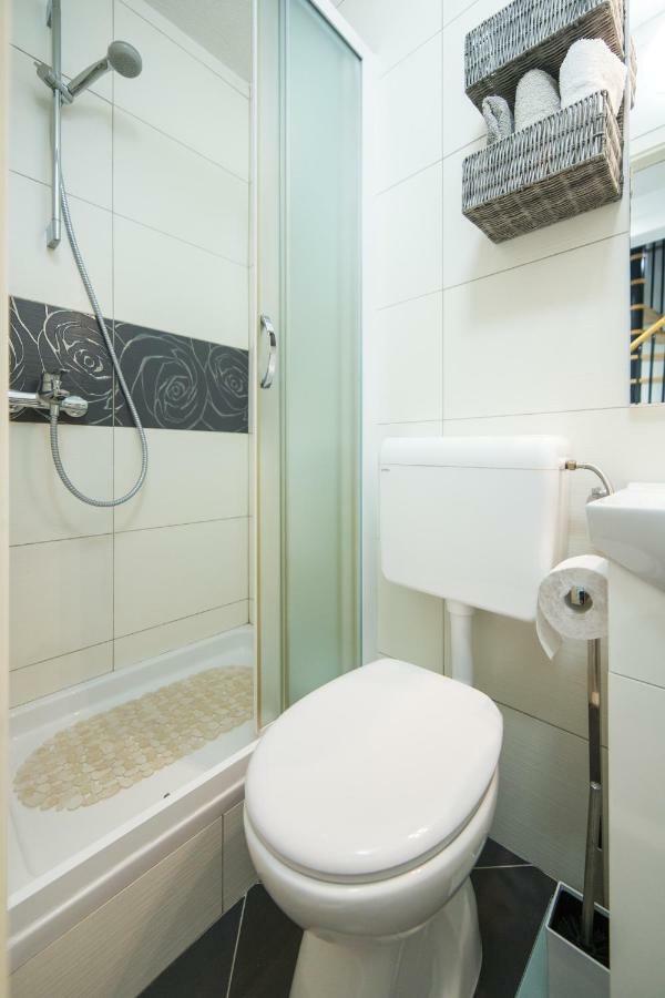 Studio Apartment Finta Rogotin Exterior foto